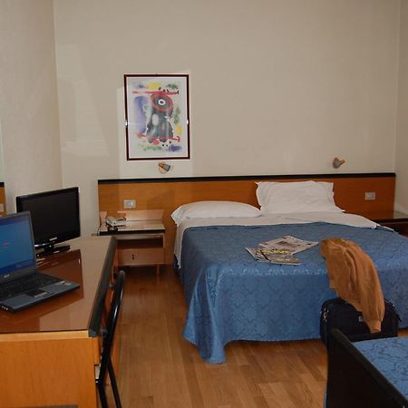Hotel Nuova グロッセート エクステリア 写真