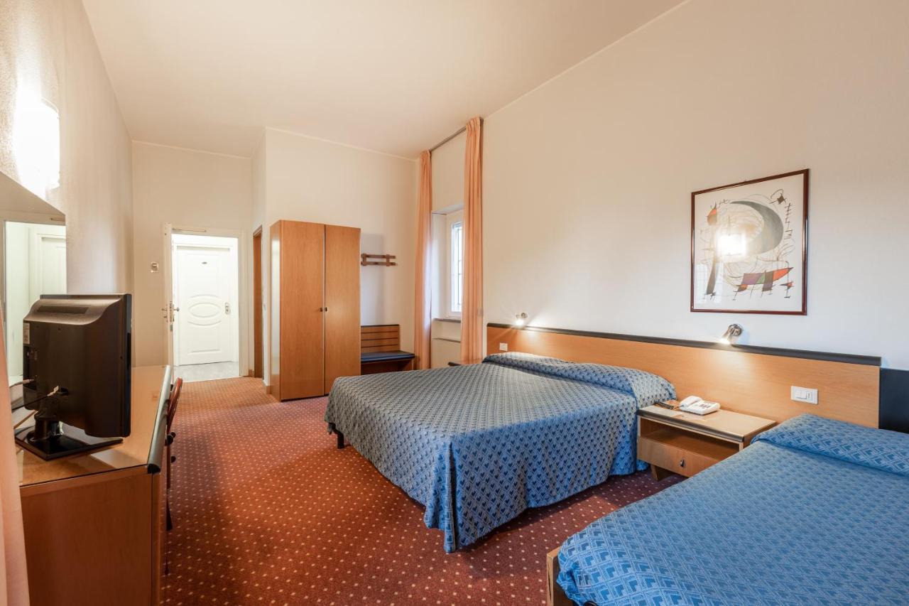 Hotel Nuova グロッセート エクステリア 写真