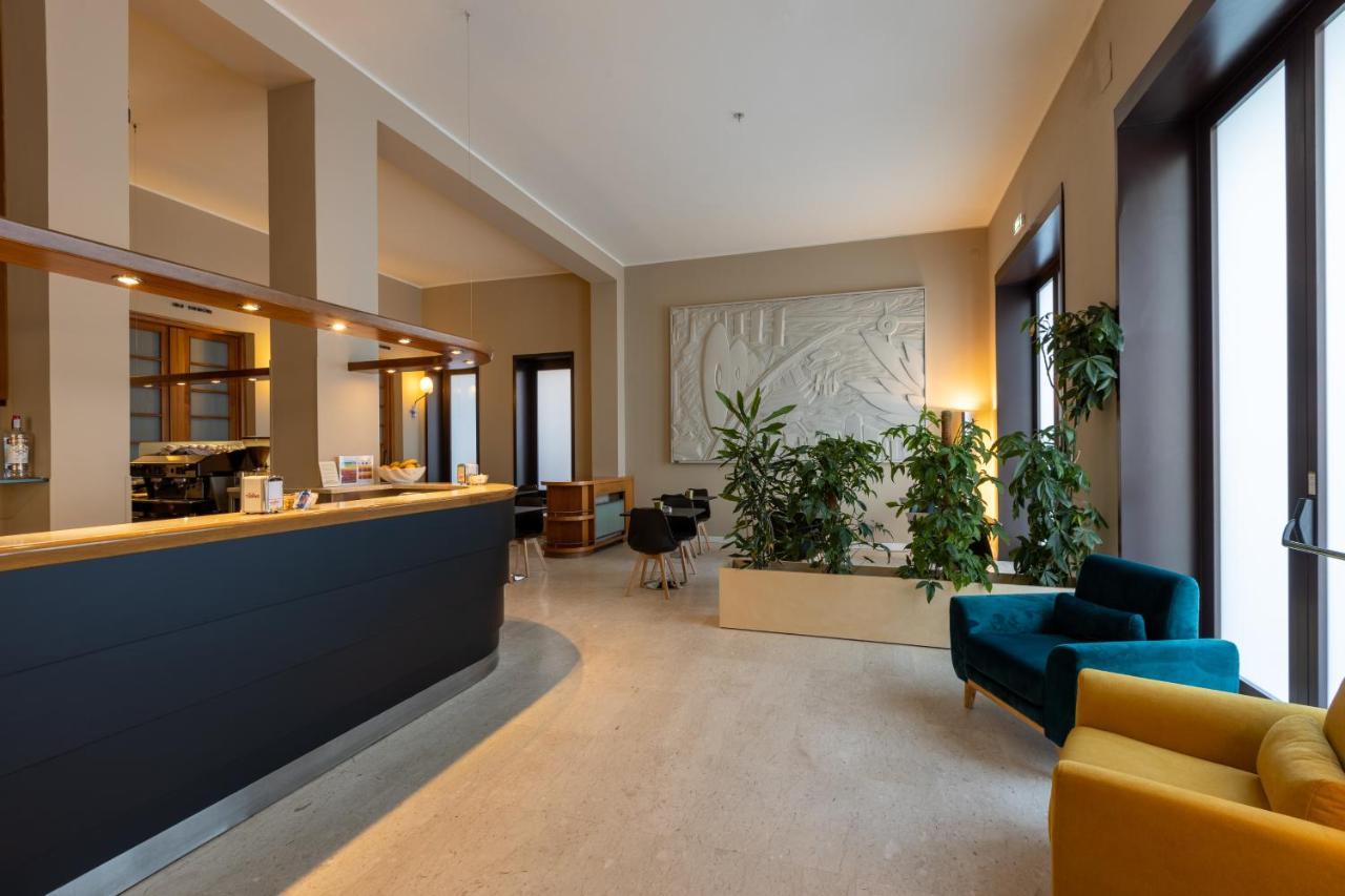 Hotel Nuova グロッセート エクステリア 写真