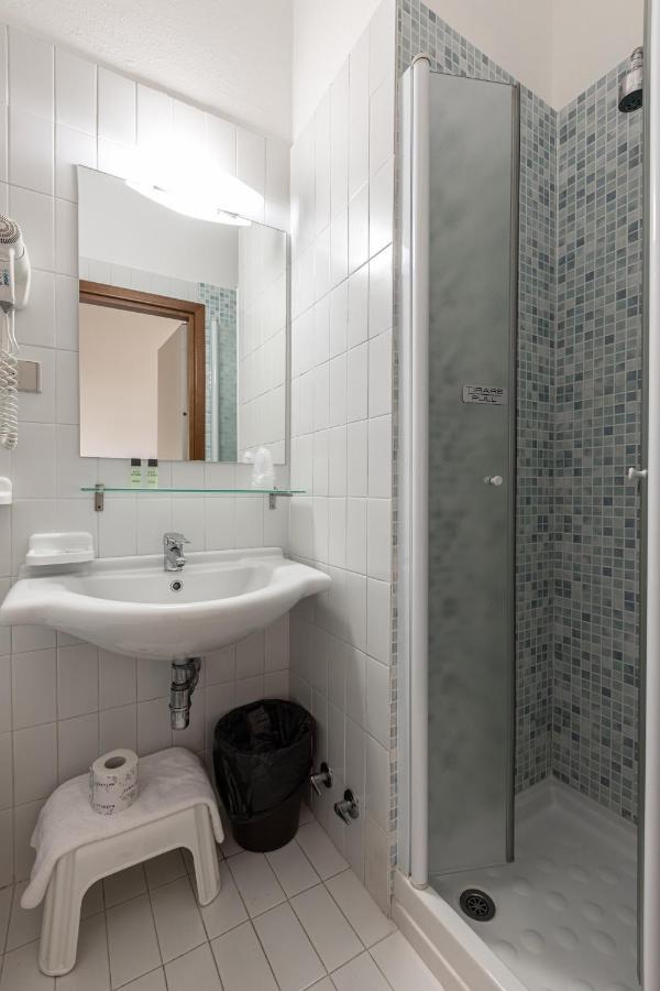 Hotel Nuova グロッセート エクステリア 写真