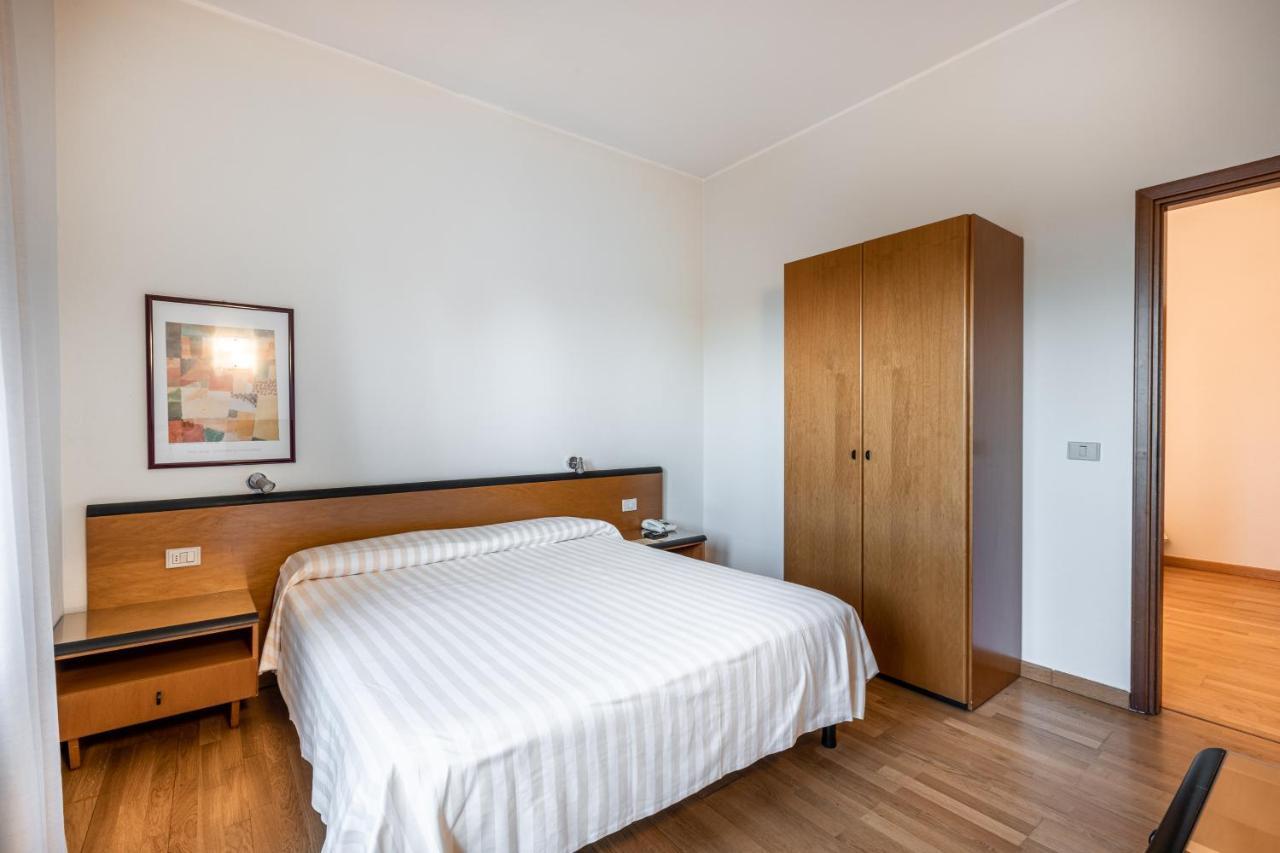 Hotel Nuova グロッセート エクステリア 写真