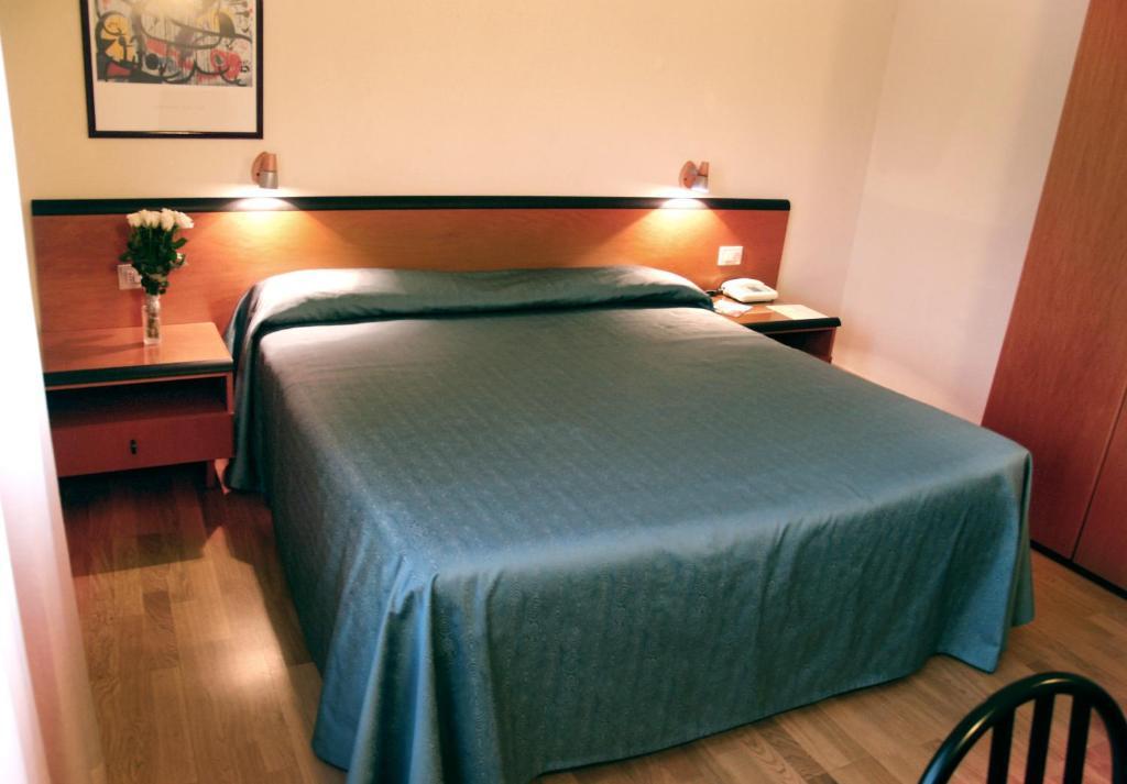 Hotel Nuova グロッセート エクステリア 写真